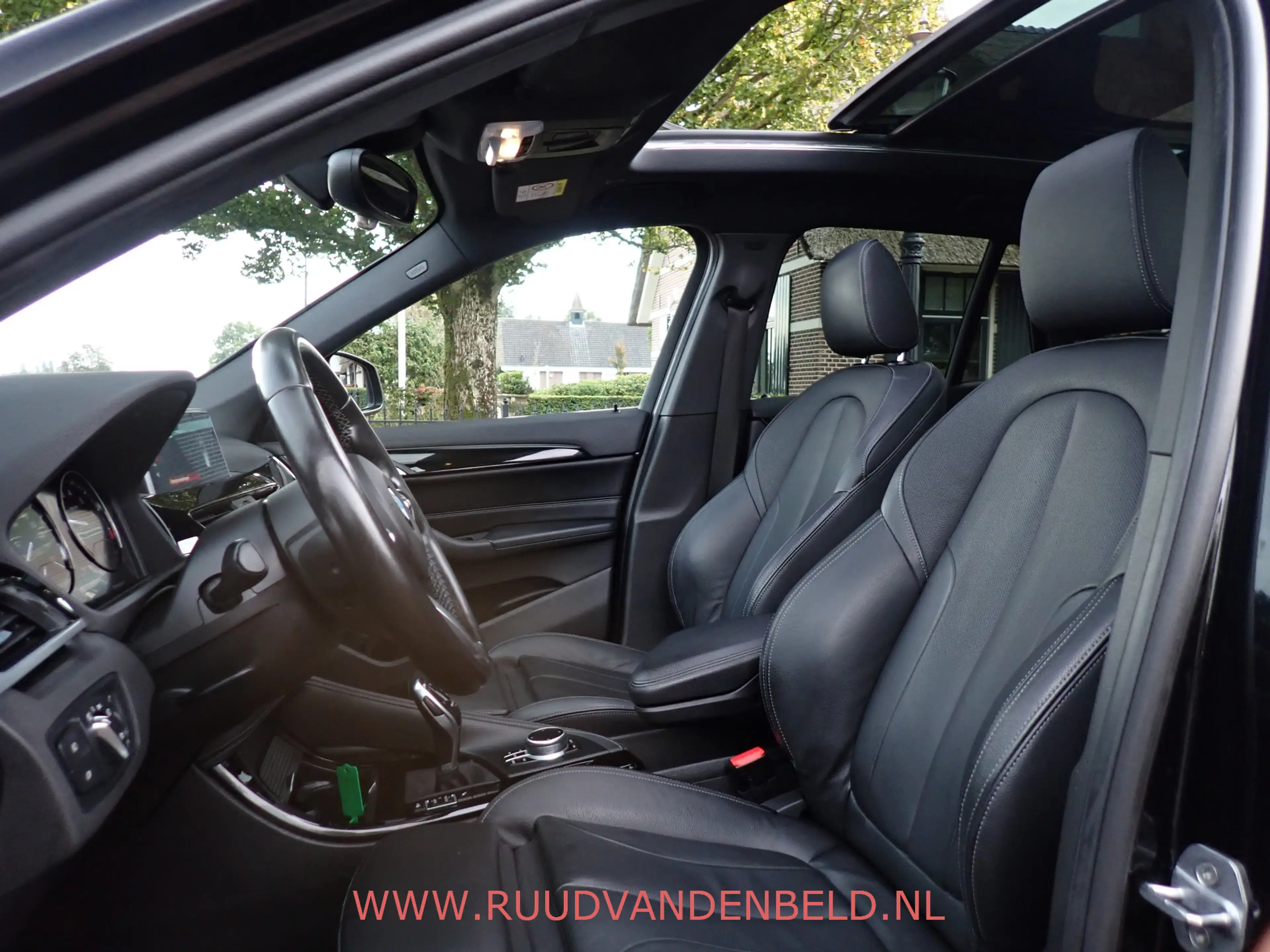 BMW X1 2.0i S-DRIVE PANODAK / CAMERA / HEAD-UP / SPORTLEE — photo 10