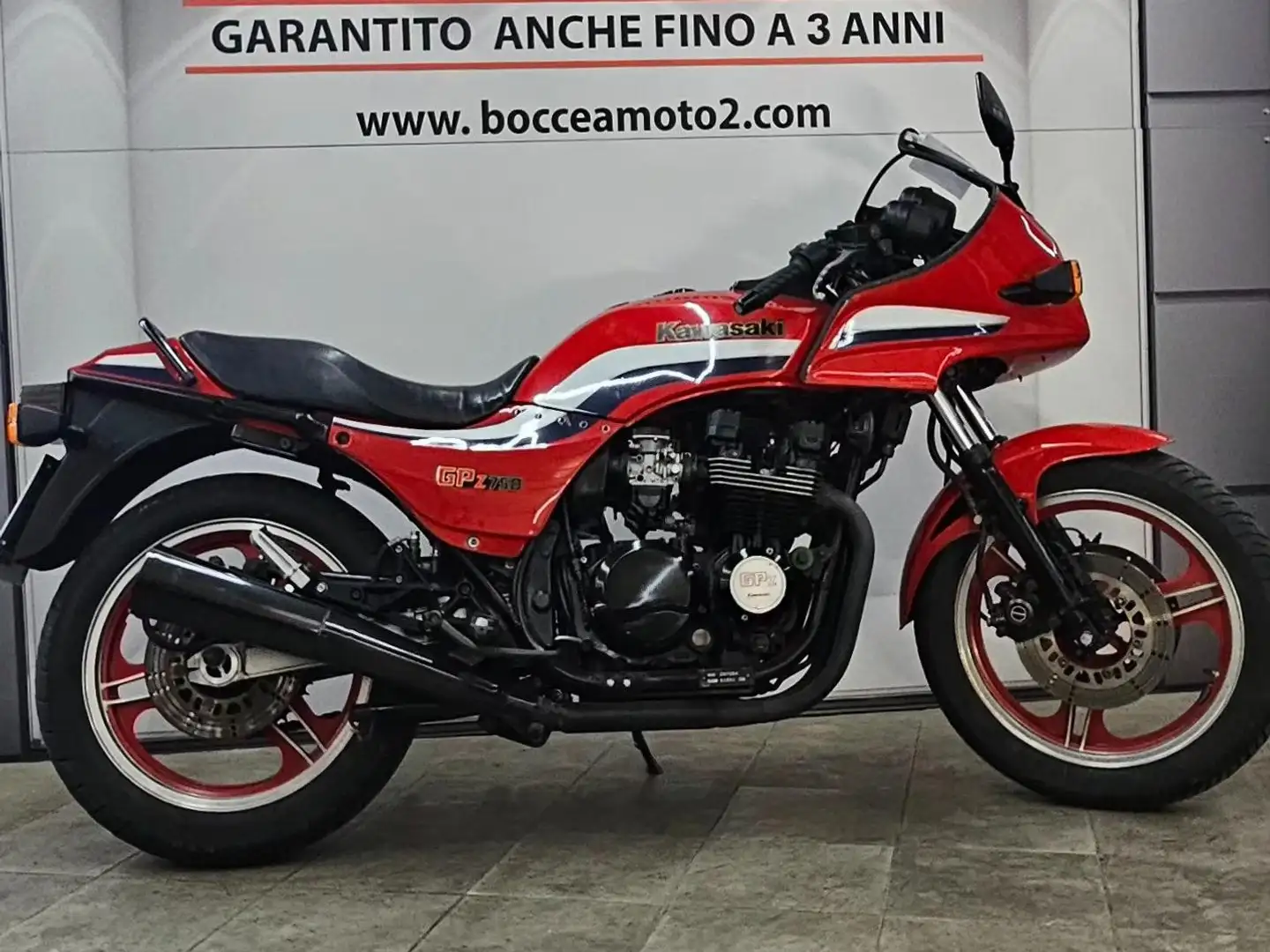 Kawasaki GPZ 750 Rojo - 1