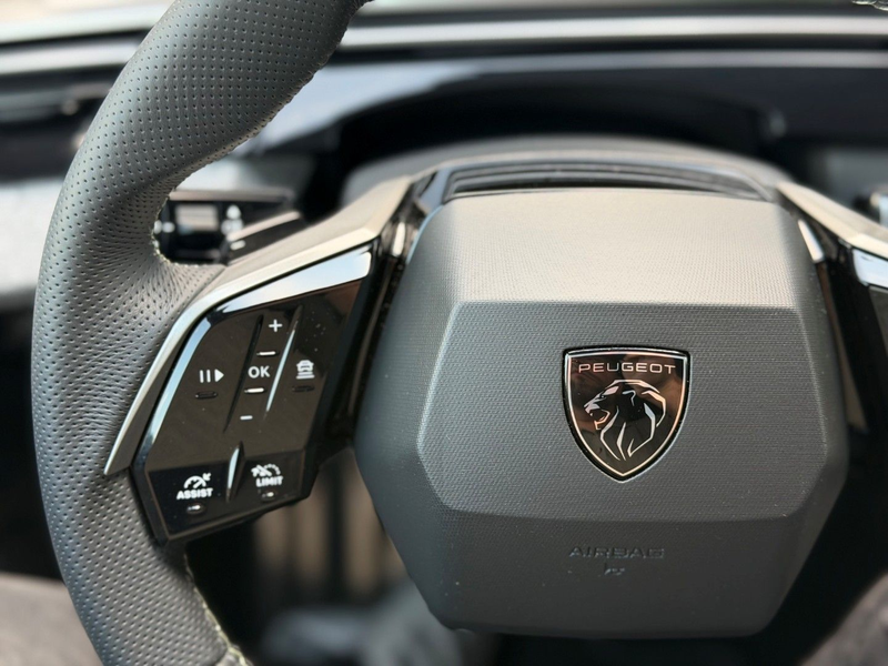 Peugeot 5008 Hybrid 145 GT Full-LED *ACC*Keyless*19"* — photo 13