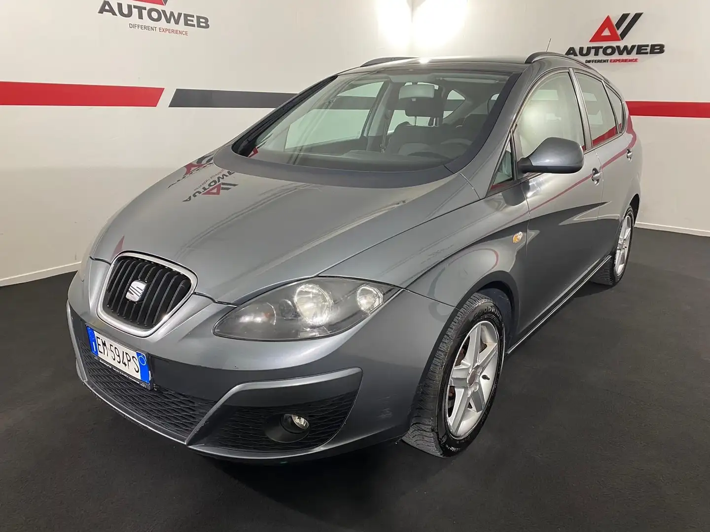 SEAT Altea XL 1.6 Reference BI FUEL Gris - 1