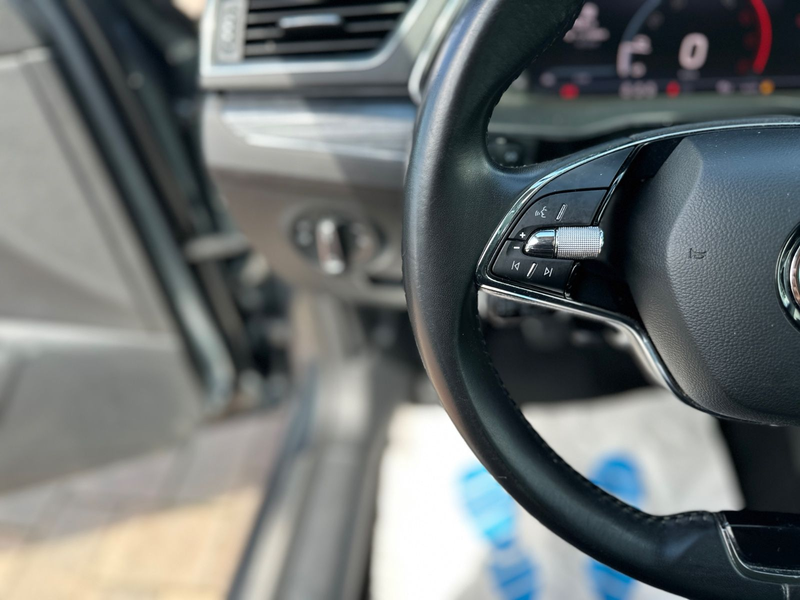 Skoda Superb 2.0 TDI Combi Style*MATRIX*ACC*VIRTUAL* — photo 14