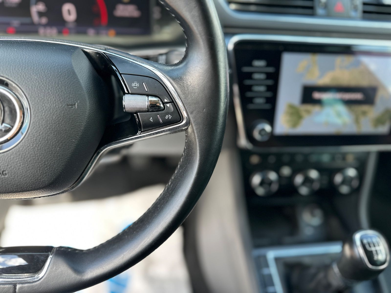 Skoda Superb 2.0 TDI Combi Style*MATRIX*ACC*VIRTUAL* — photo 15