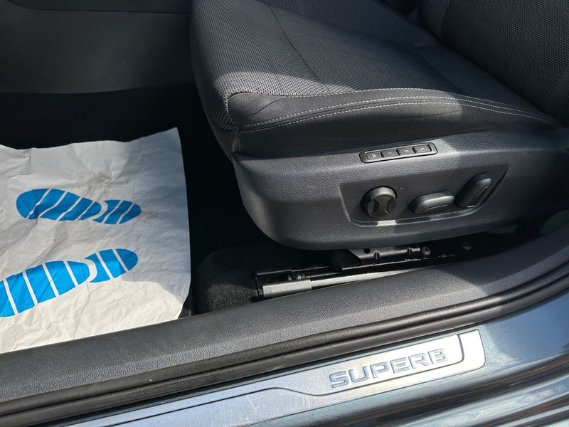 Skoda Superb 2.0 TDI Combi Style*MATRIX*ACC*VIRTUAL* — photo 11