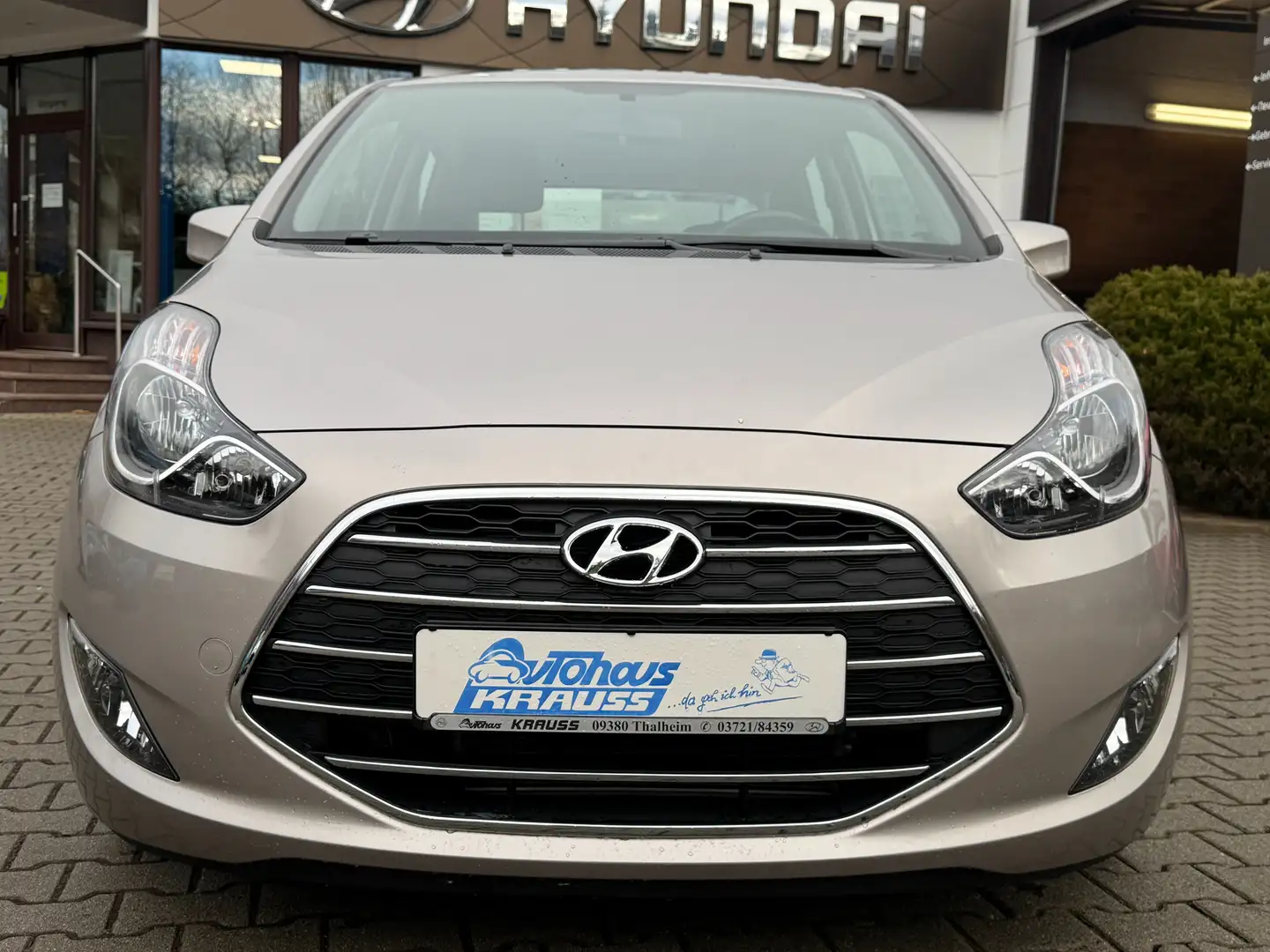 Hyundai iX20 ix20 1.6 Edition Beżowy - 2