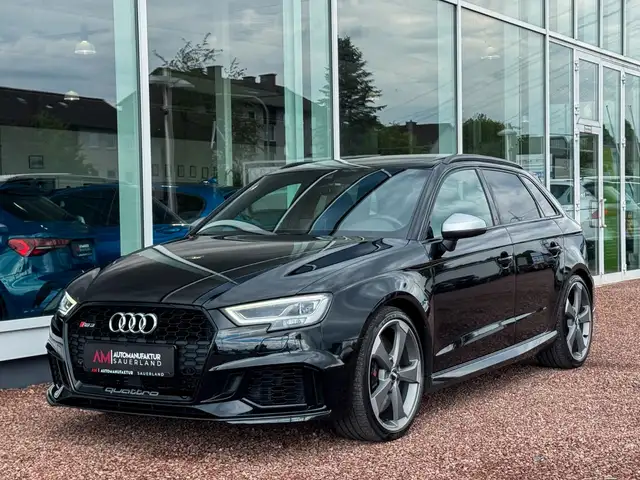 Audi RS3 view 3