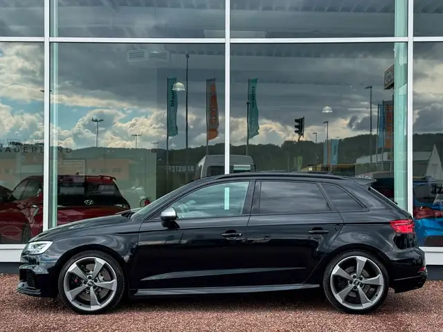 Audi RS3 view 5