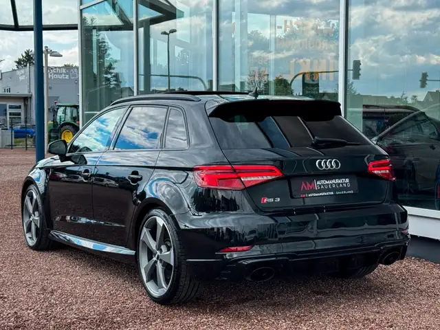 Audi RS3 view 9