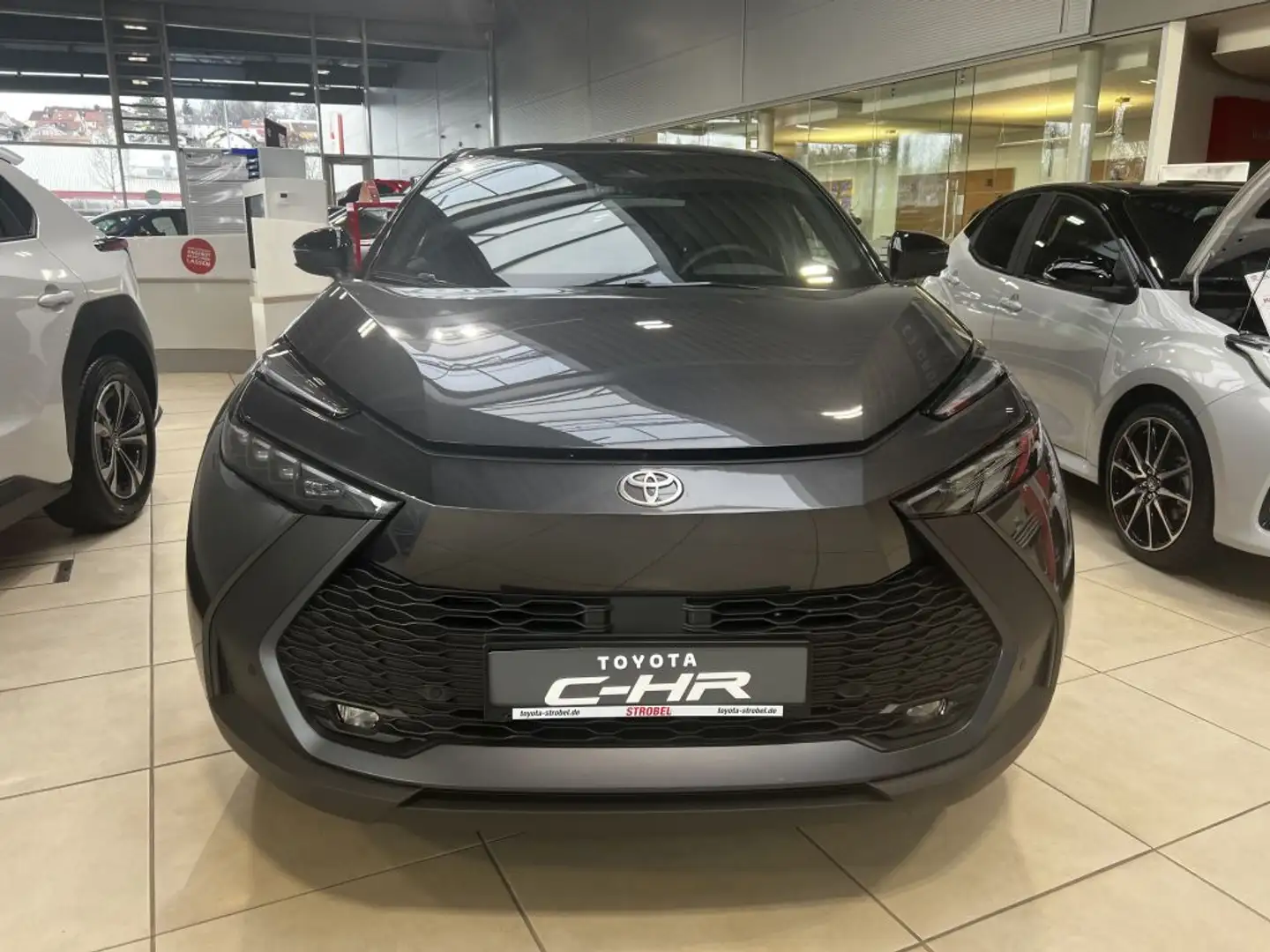 Toyota C-HR 2.0 Plug-in-Hybrid Team Deutschland (AX2) Grau - 2