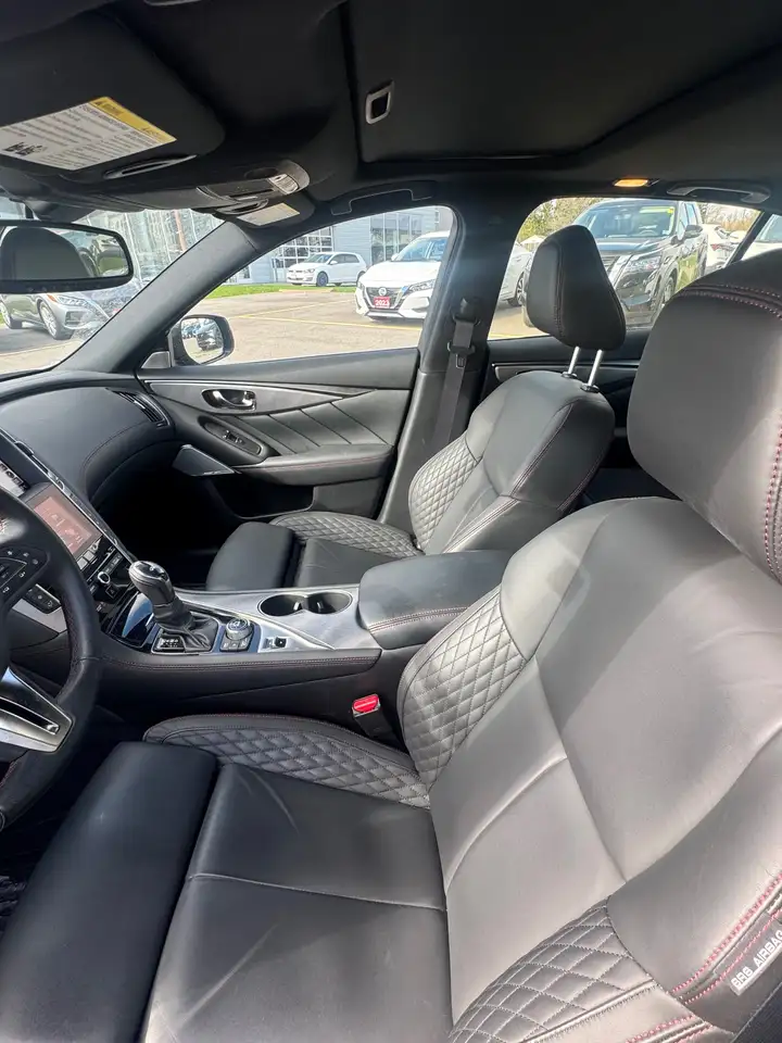 Infiniti Q50 снимка Infiniti Q50