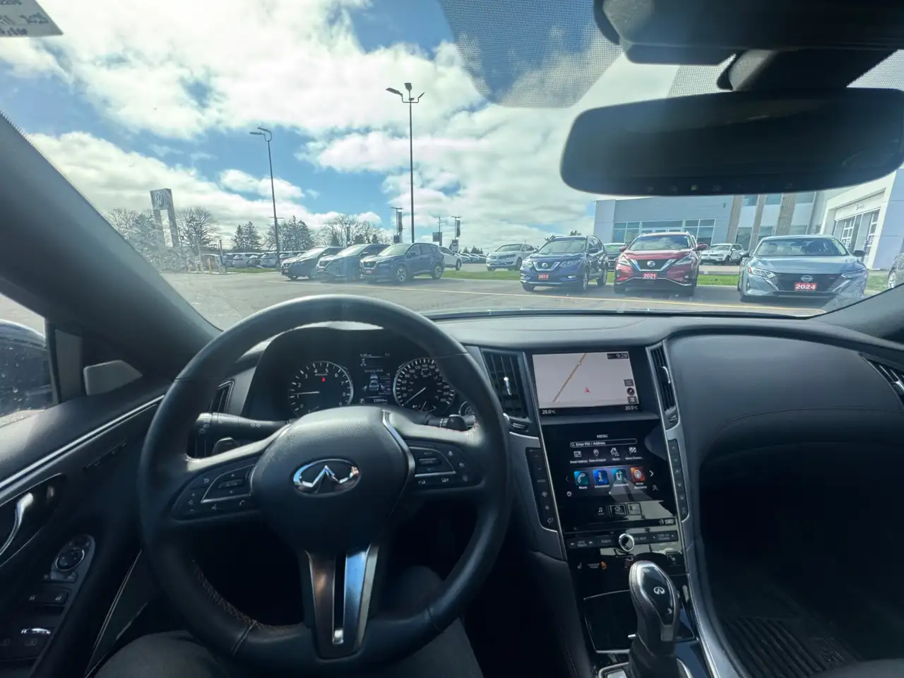 Infiniti Q50 снимка Infiniti Q50