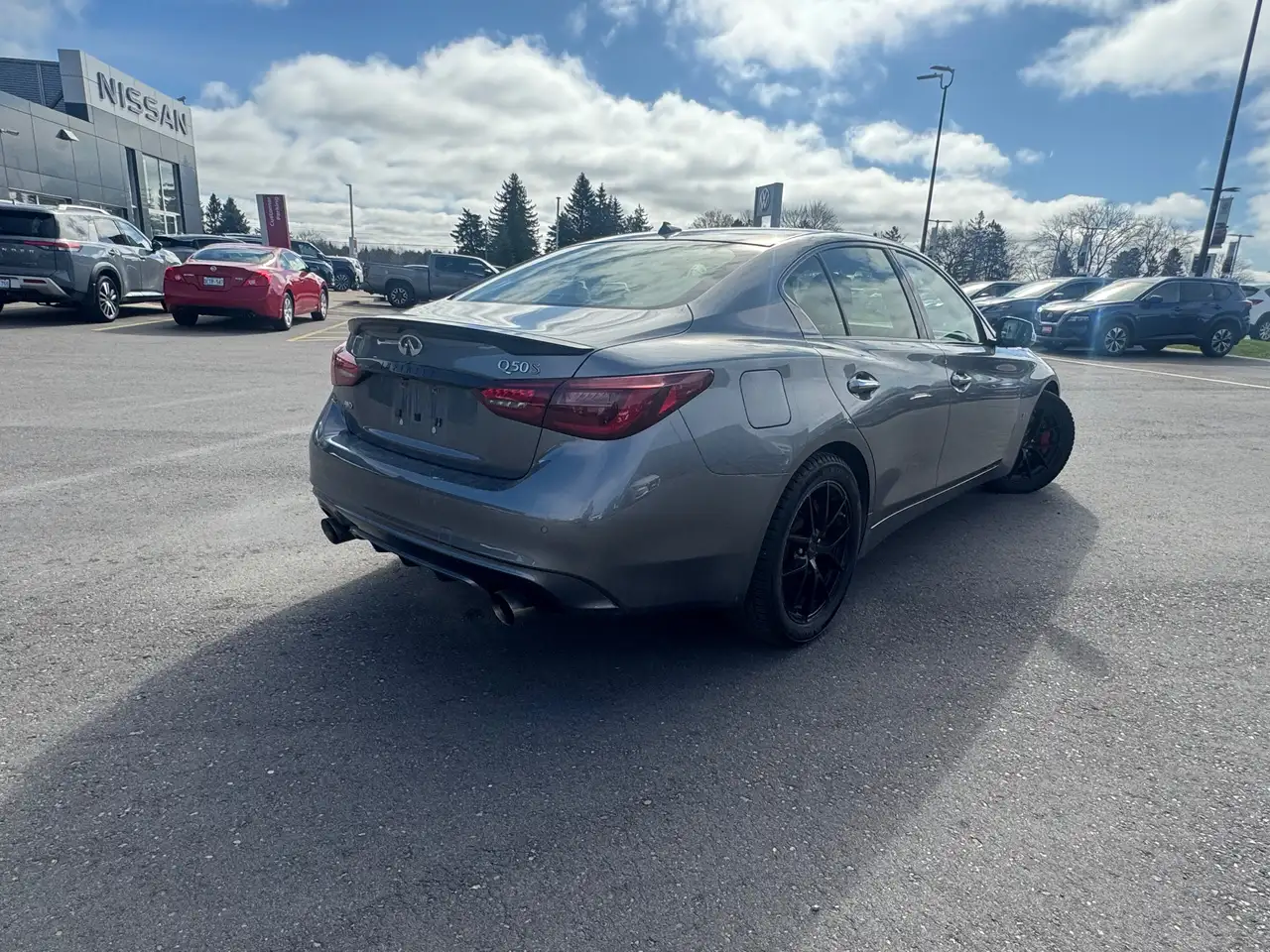 Infiniti Q50 снимка Infiniti Q50