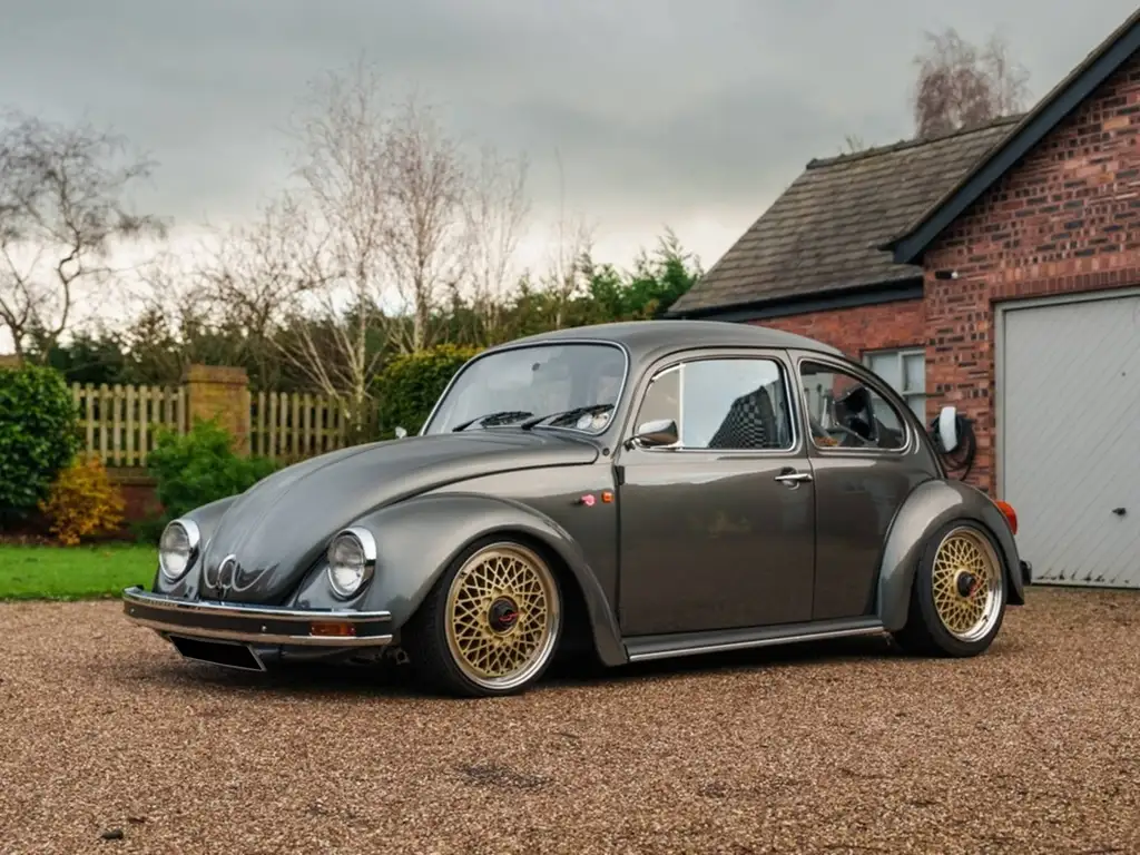 Volkswagen Coccinelle 1982 из Европы — купить под ключ