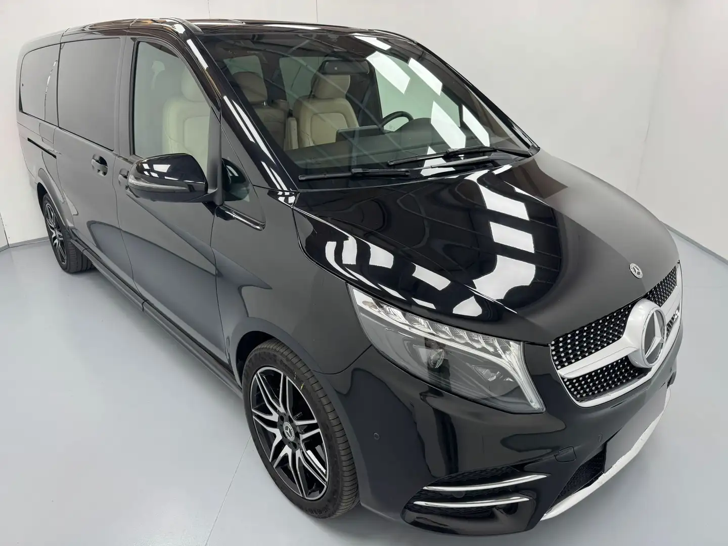 Mercedes-Benz V 300d EXTRALONG AVANTGARDE 8P AMG 4MATIC G-TRONIC Nero - 2