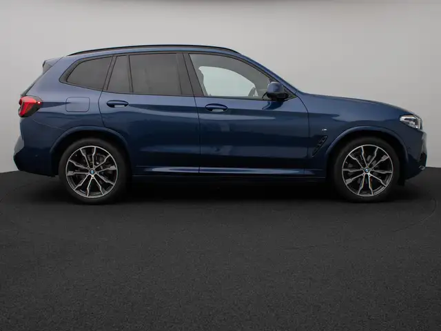 BMW X3 M view 5