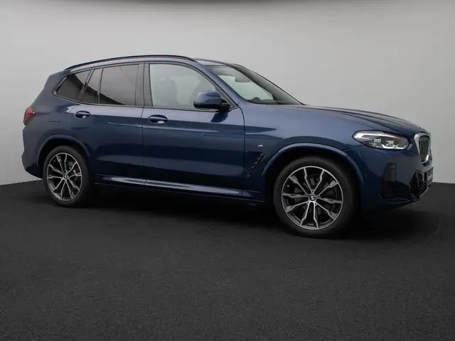 BMW X3 M view 4