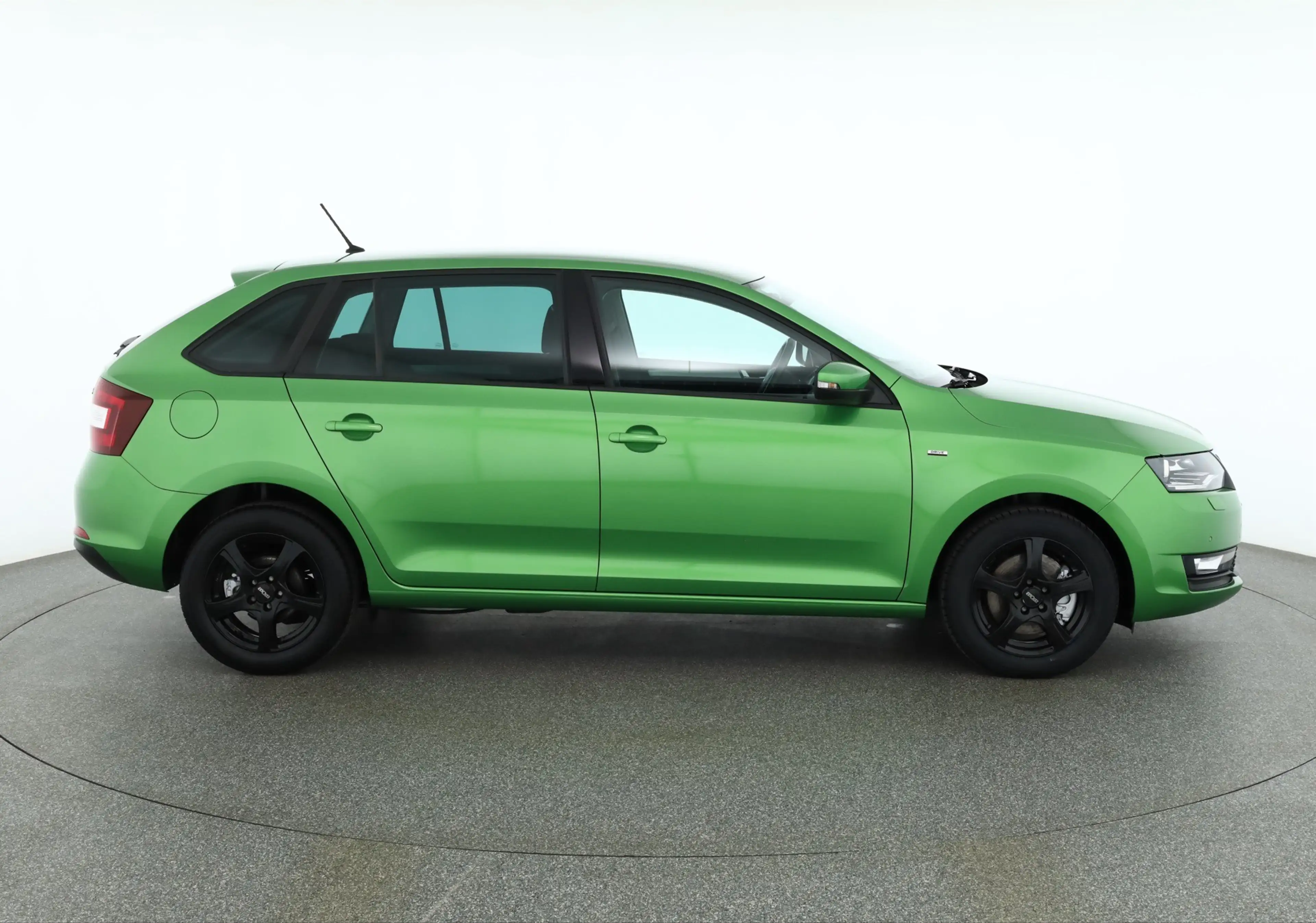 Skoda Rapid/Spaceback Rapid Spaceback 1.0 TSI Bi-Xenon Navi DAB PDC — photo 6