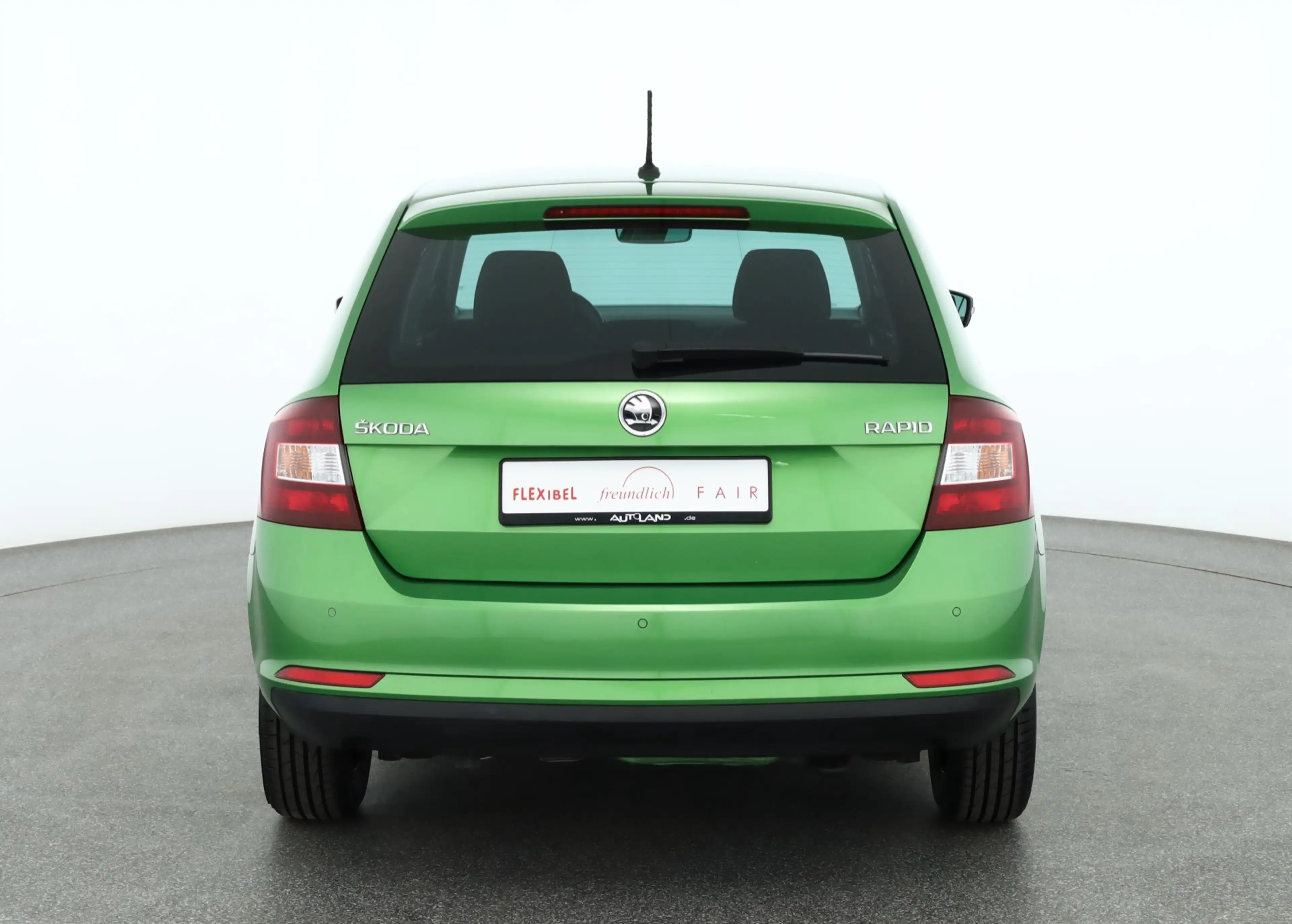 Skoda Rapid/Spaceback Rapid Spaceback 1.0 TSI Bi-Xenon Navi DAB PDC — photo 4
