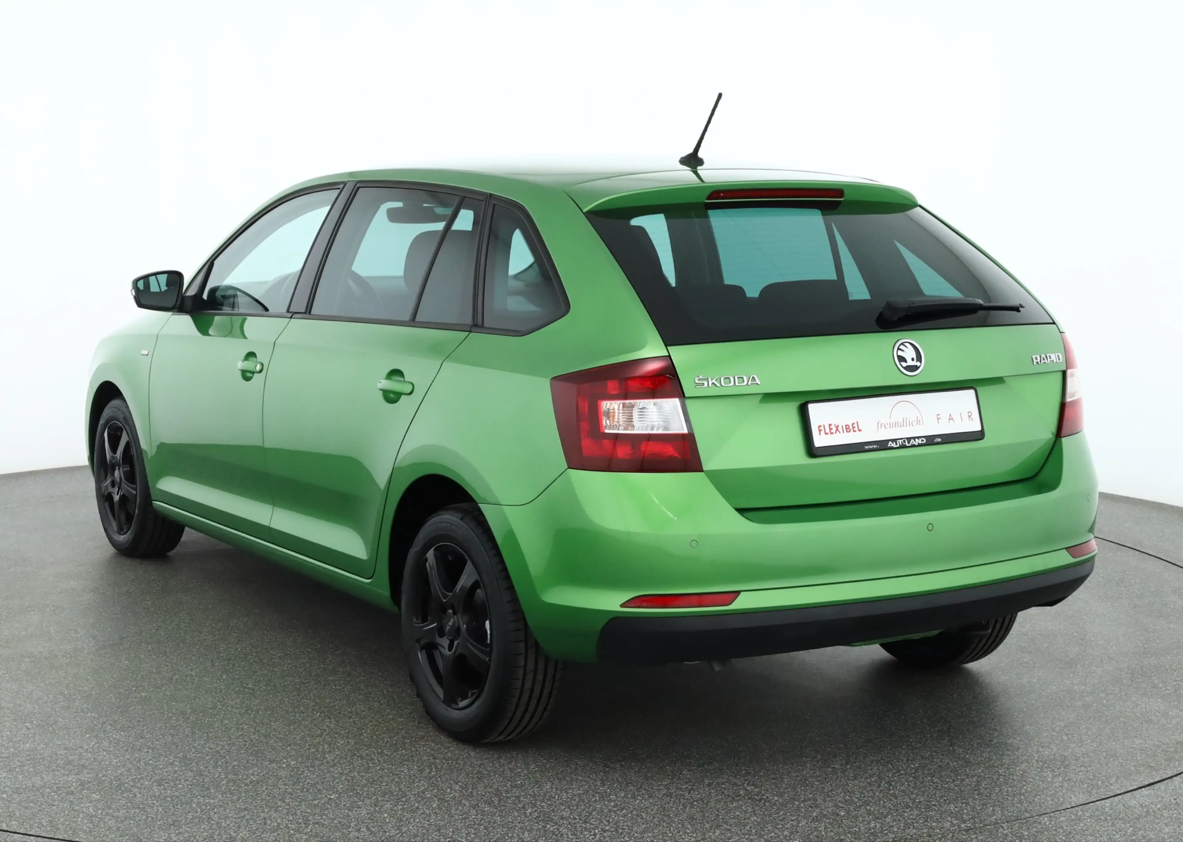 Skoda Rapid/Spaceback Rapid Spaceback 1.0 TSI Bi-Xenon Navi DAB PDC — photo 3