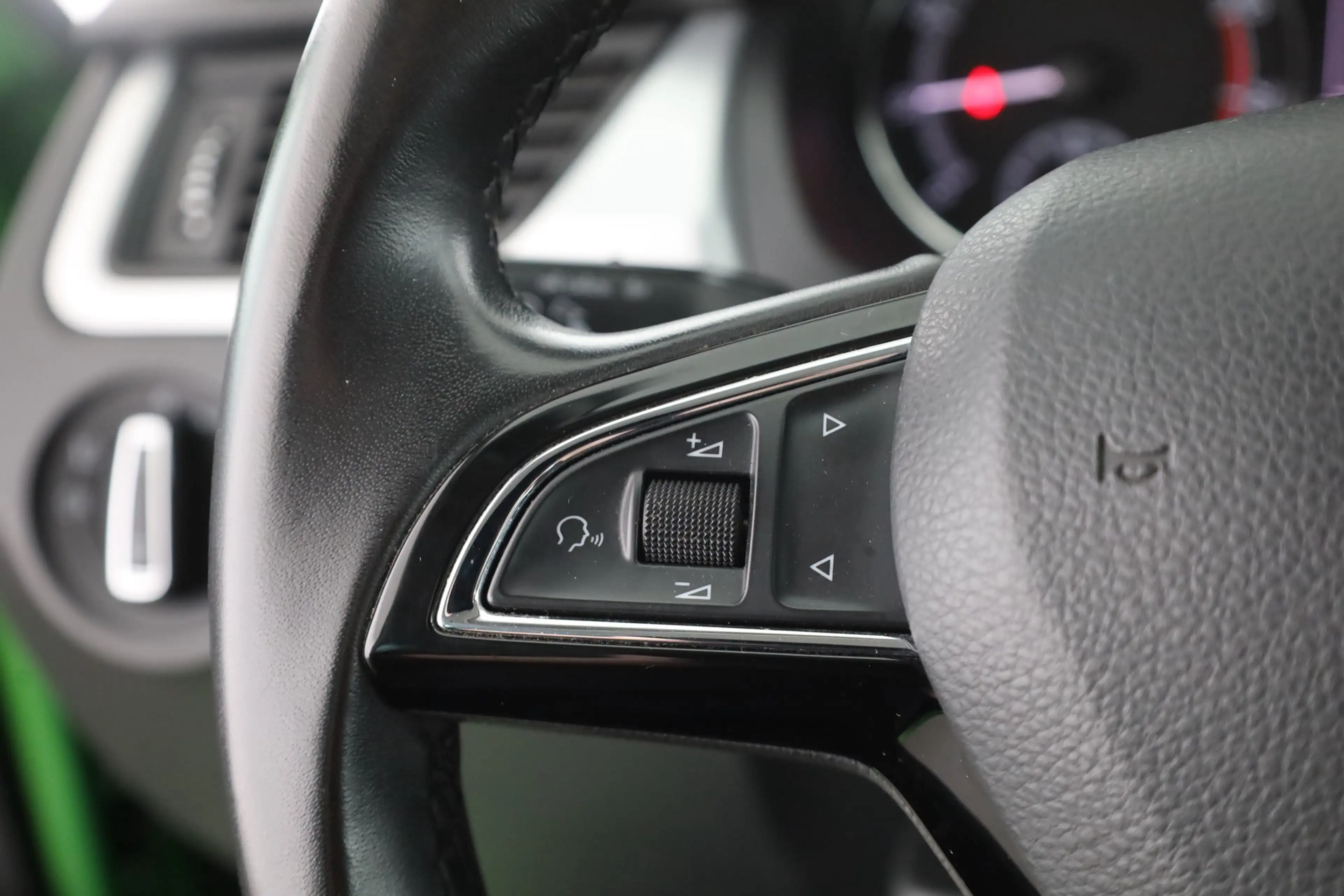 Skoda Rapid/Spaceback Rapid Spaceback 1.0 TSI Bi-Xenon Navi DAB PDC — photo 15