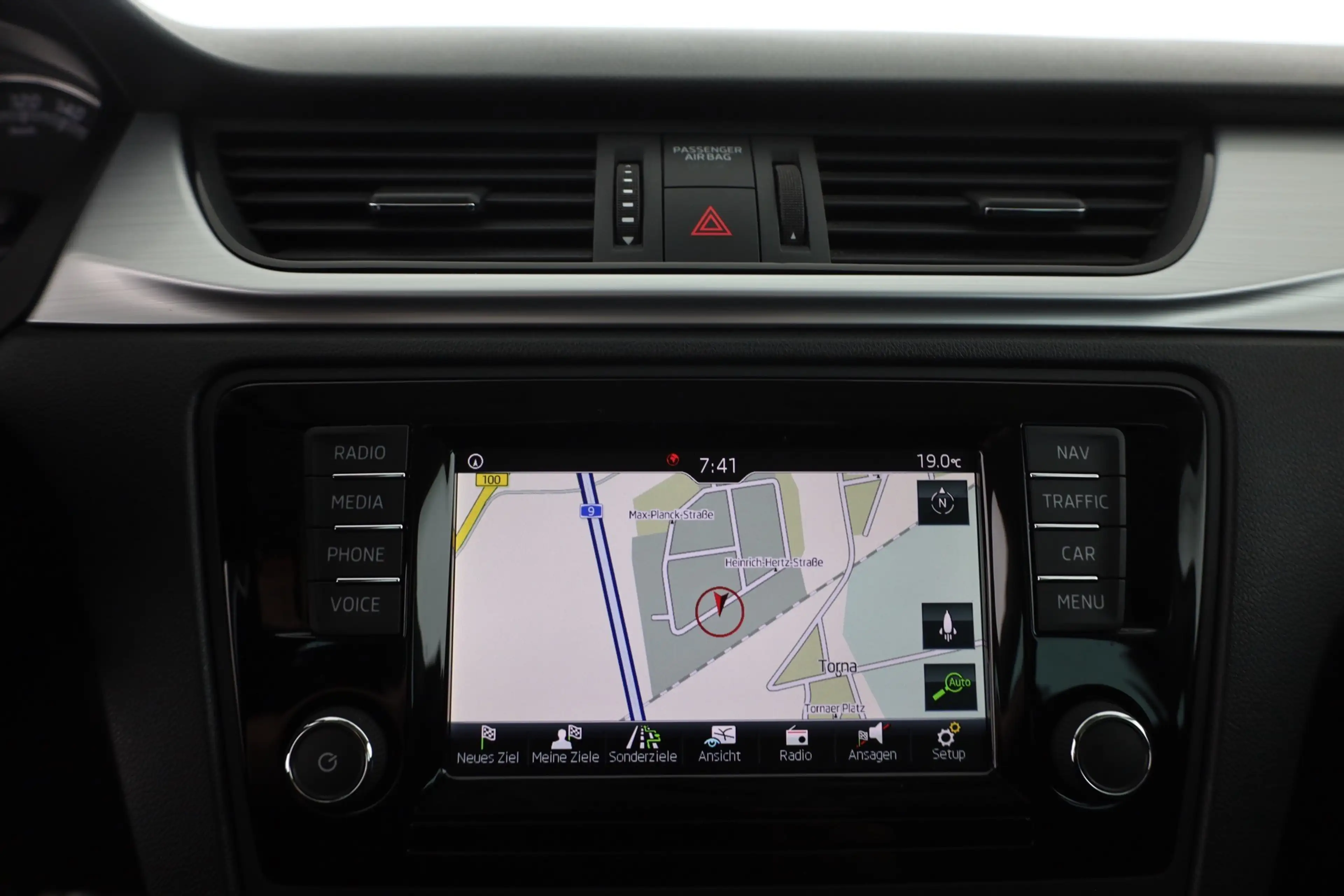 Skoda Rapid/Spaceback Rapid Spaceback 1.0 TSI Bi-Xenon Navi DAB PDC — photo 11