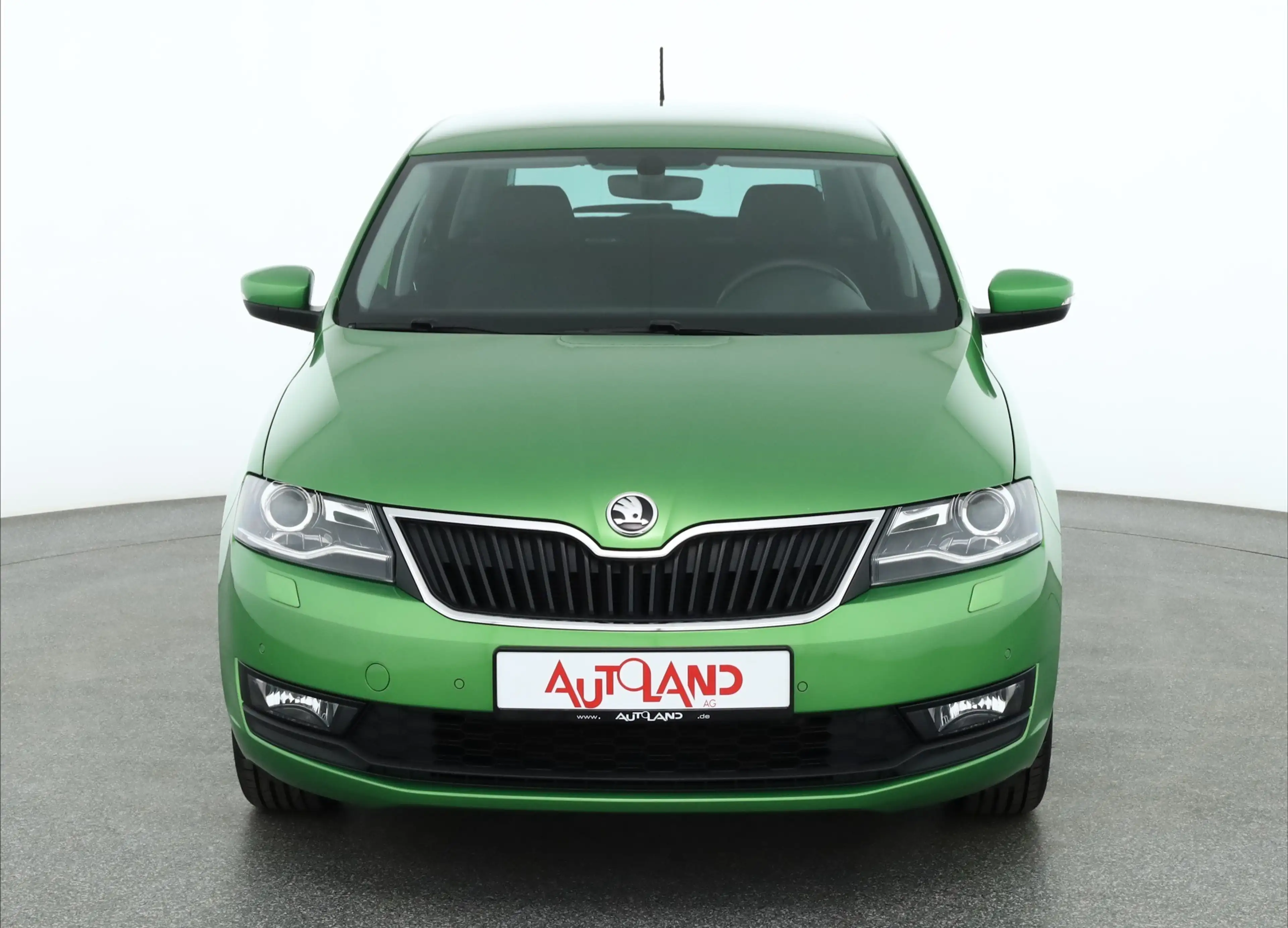 Skoda Rapid/Spaceback Rapid Spaceback 1.0 TSI Bi-Xenon Navi DAB PDC — photo 8