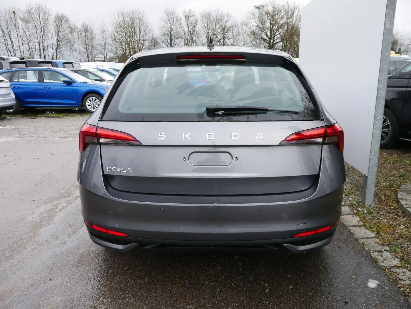 Skoda Scala Selection 1.0 TSI DSG*LED*PDC*SHZ*NAVI-ÜBER-SMA... Grau - 2