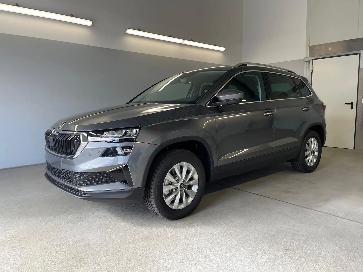 Skoda Karoq Selection 150PS TDI DSG 4x4 AHK+Navi+ACC+Kamera... Grigio - 1