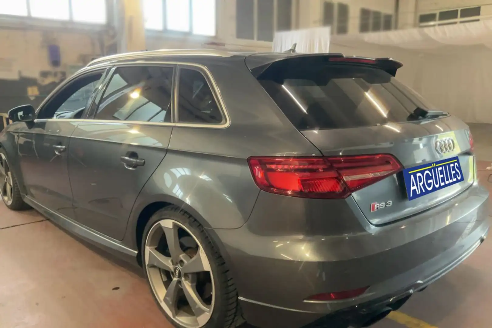Audi RS3 Sportback 2.5 TFSI quattro S tronic 294kW Gris - 2