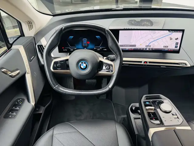 BMW Ix view 7