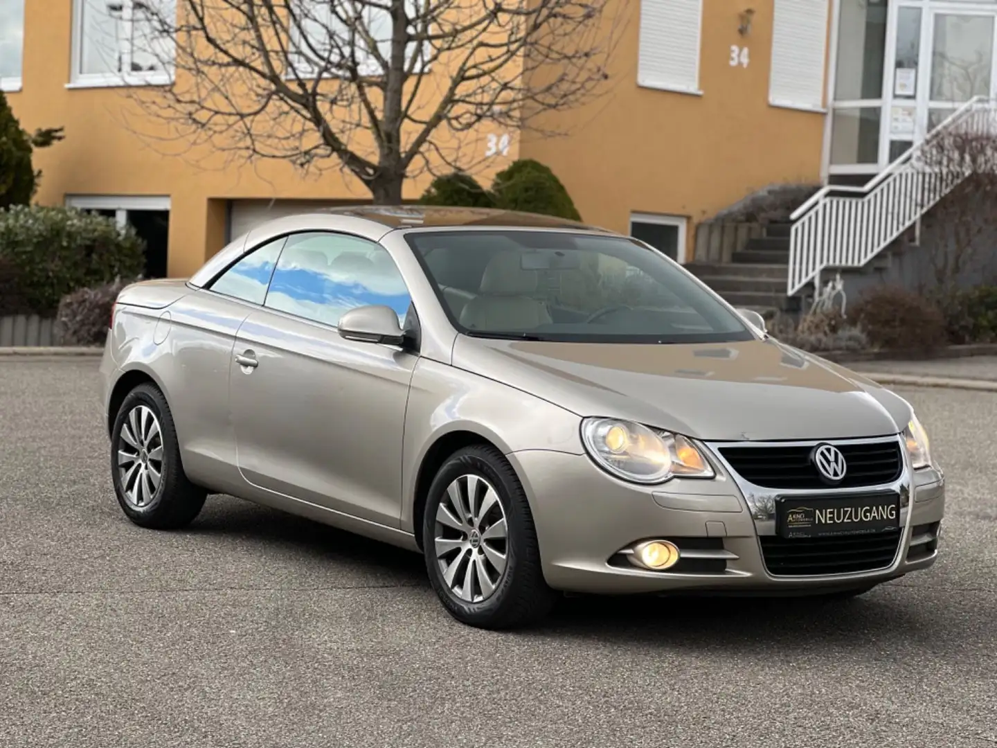 Volkswagen Eos 2.0 Turbo *Cabrio*Xenon*Klima*6Gang*Pdc Beige - 1