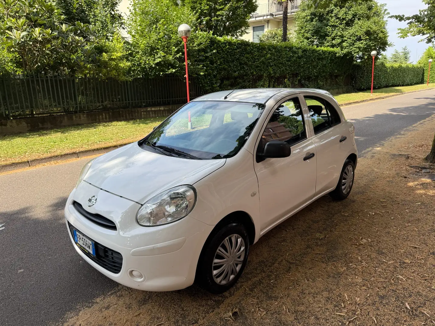 Nissan Micra 1.2 12V 5 porte Tekna Weiß - 1