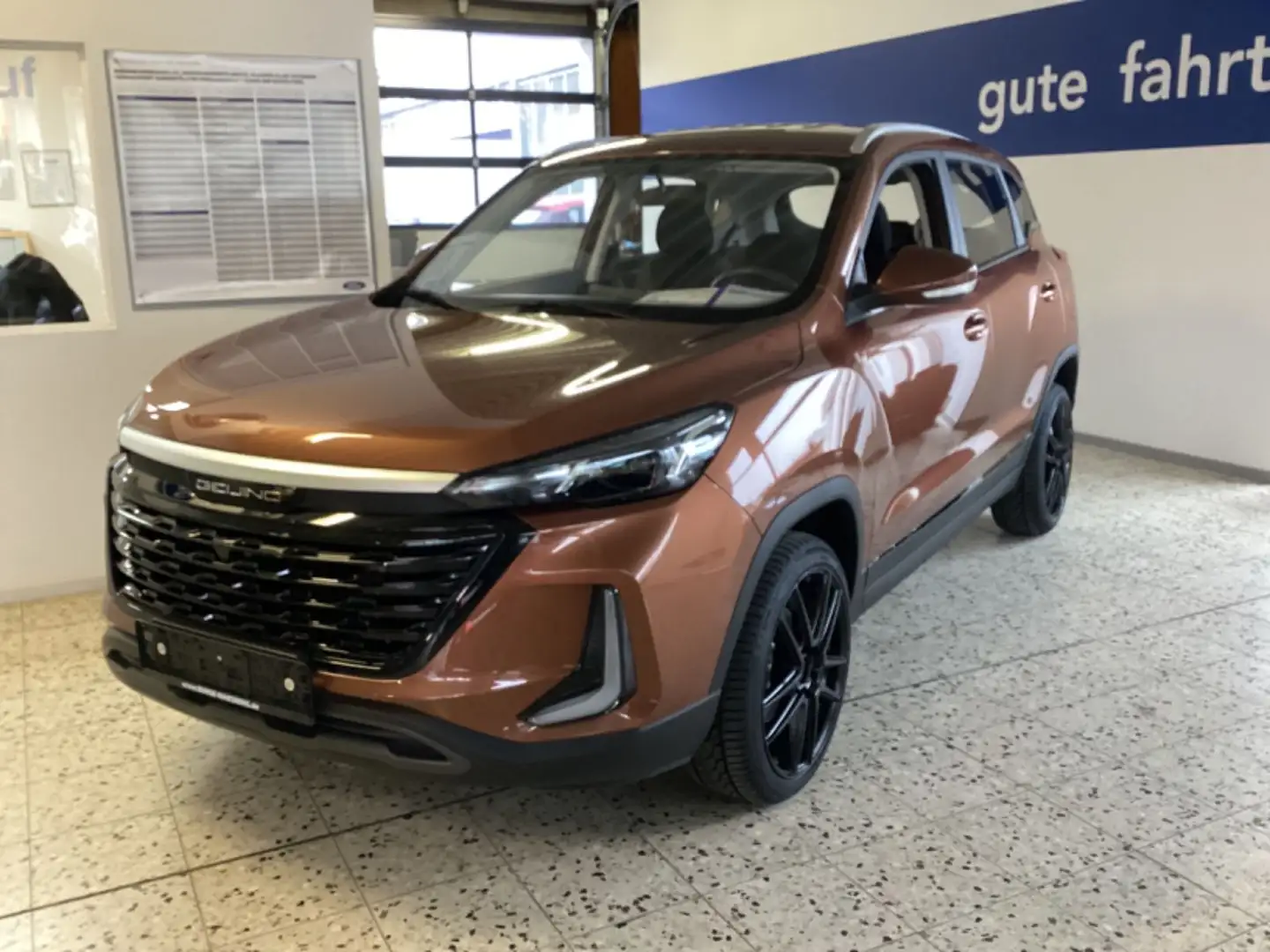 BAIC Senova X35 BAIC Beijing X35 AHK, 18 Zoll Allwetterr. Braun - 2