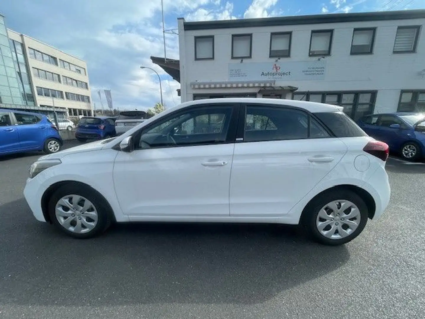 Hyundai i20 Select Weiß - 1
