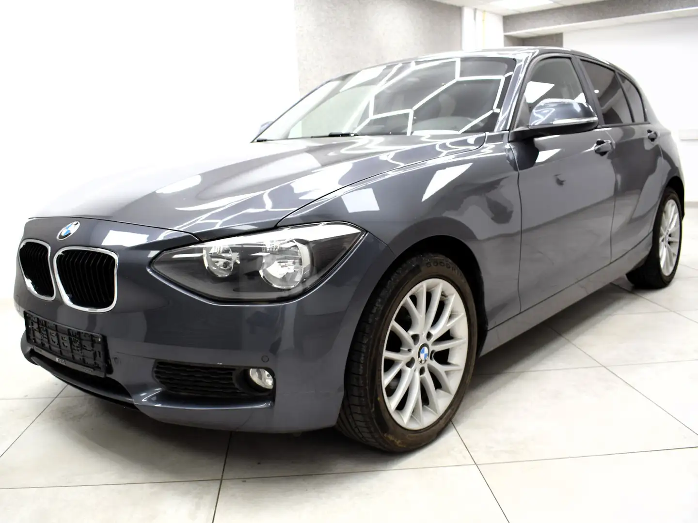 BMW 125 125d Luxury Line Sport Sitze+Lenkrad Navi PDC Gri - 2