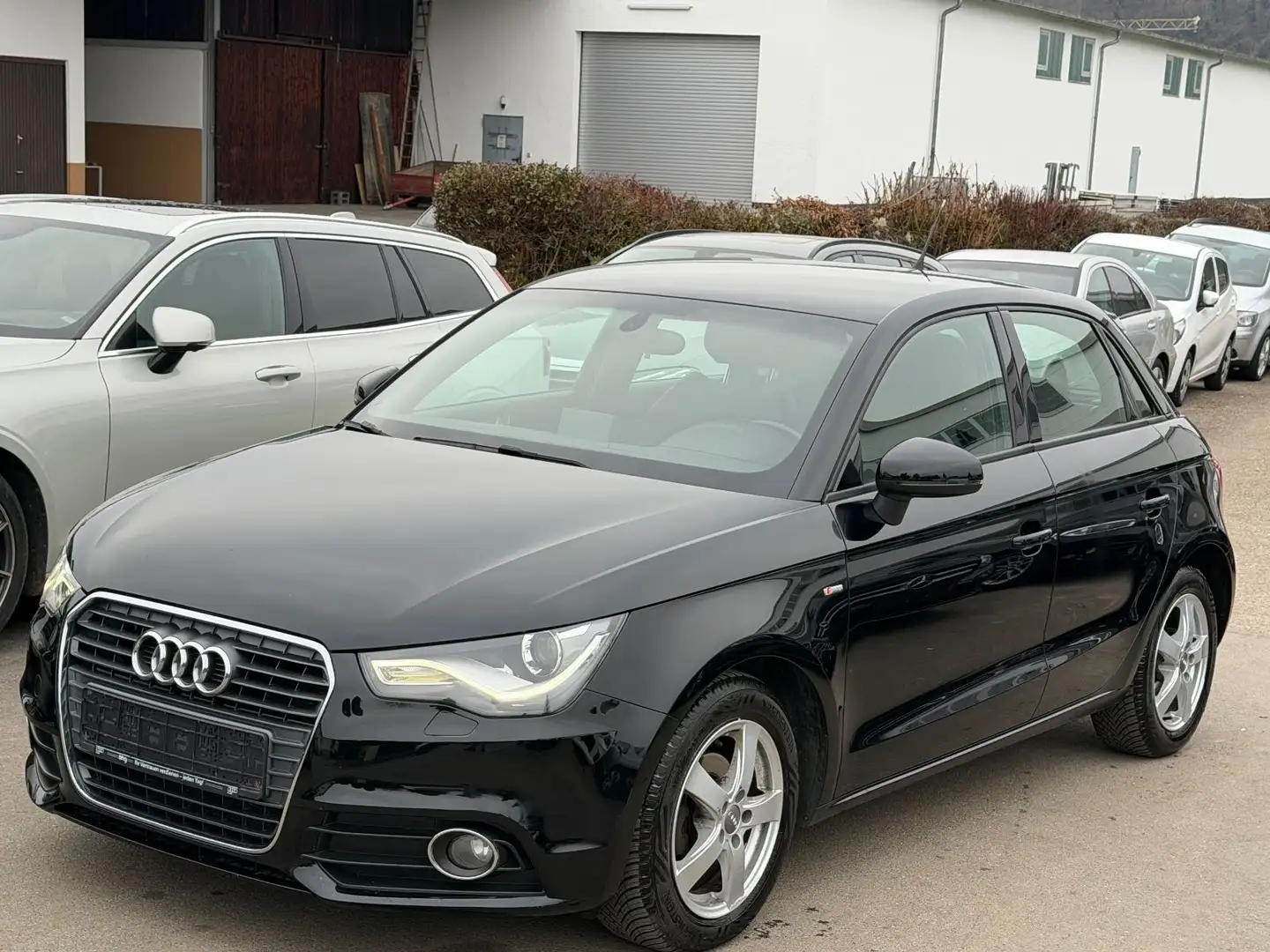 Audi A1 Sportback S line Sportpaket*NEU*TÜV*Sitzh* Schwarz - 2