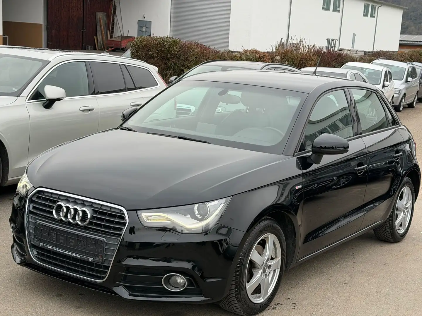 Audi A1 Sportback S line Sportpaket*NEU*TÜV*Sitzh* Schwarz - 1