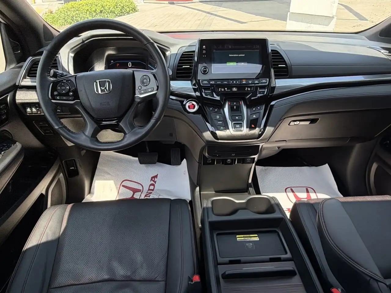 Honda Odyssey снимка Honda Odyssey