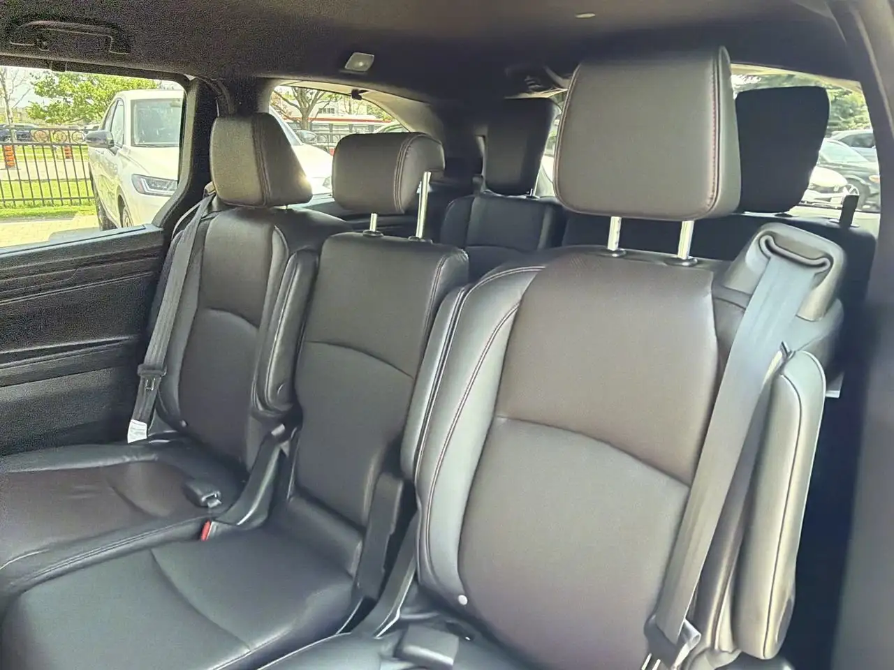 Honda Odyssey снимка Honda Odyssey