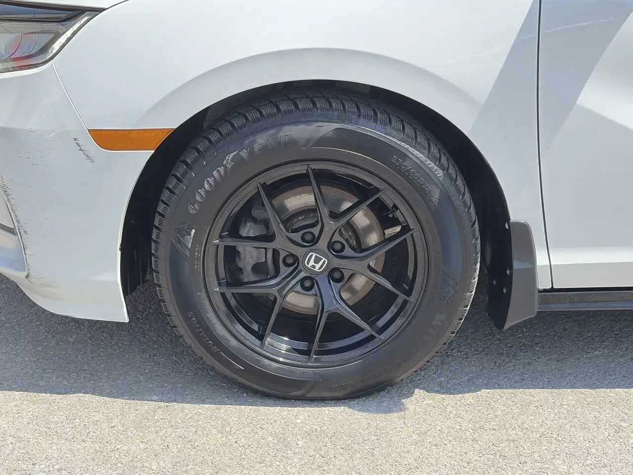 Honda Odyssey снимка Honda Odyssey
