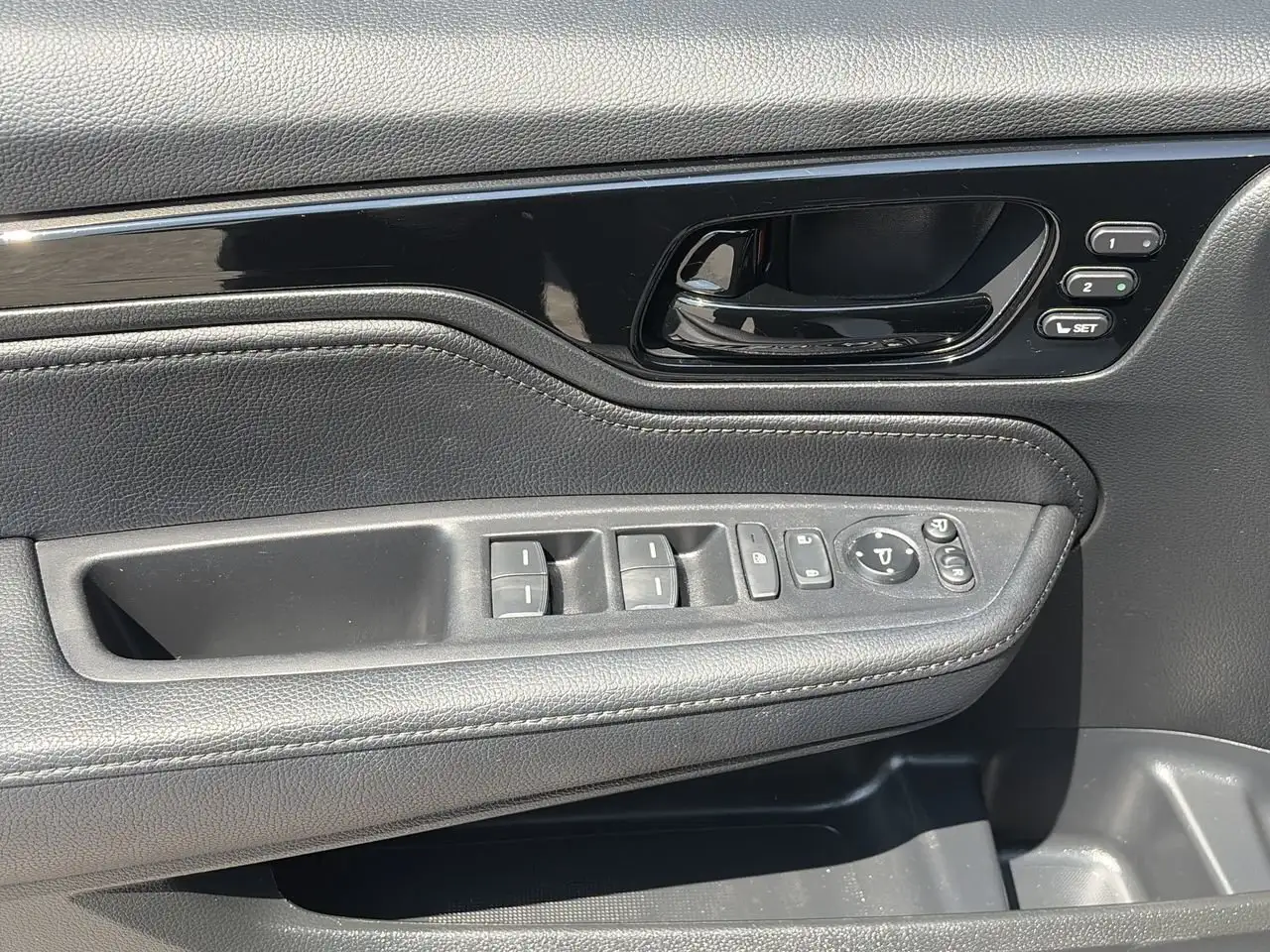 Honda Odyssey снимка Honda Odyssey