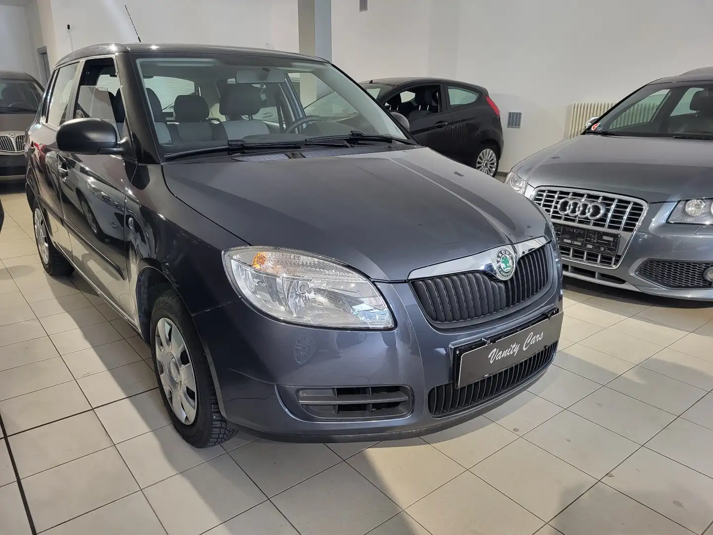 Skoda Fabia 1.2 Active 60cv Gris - 2