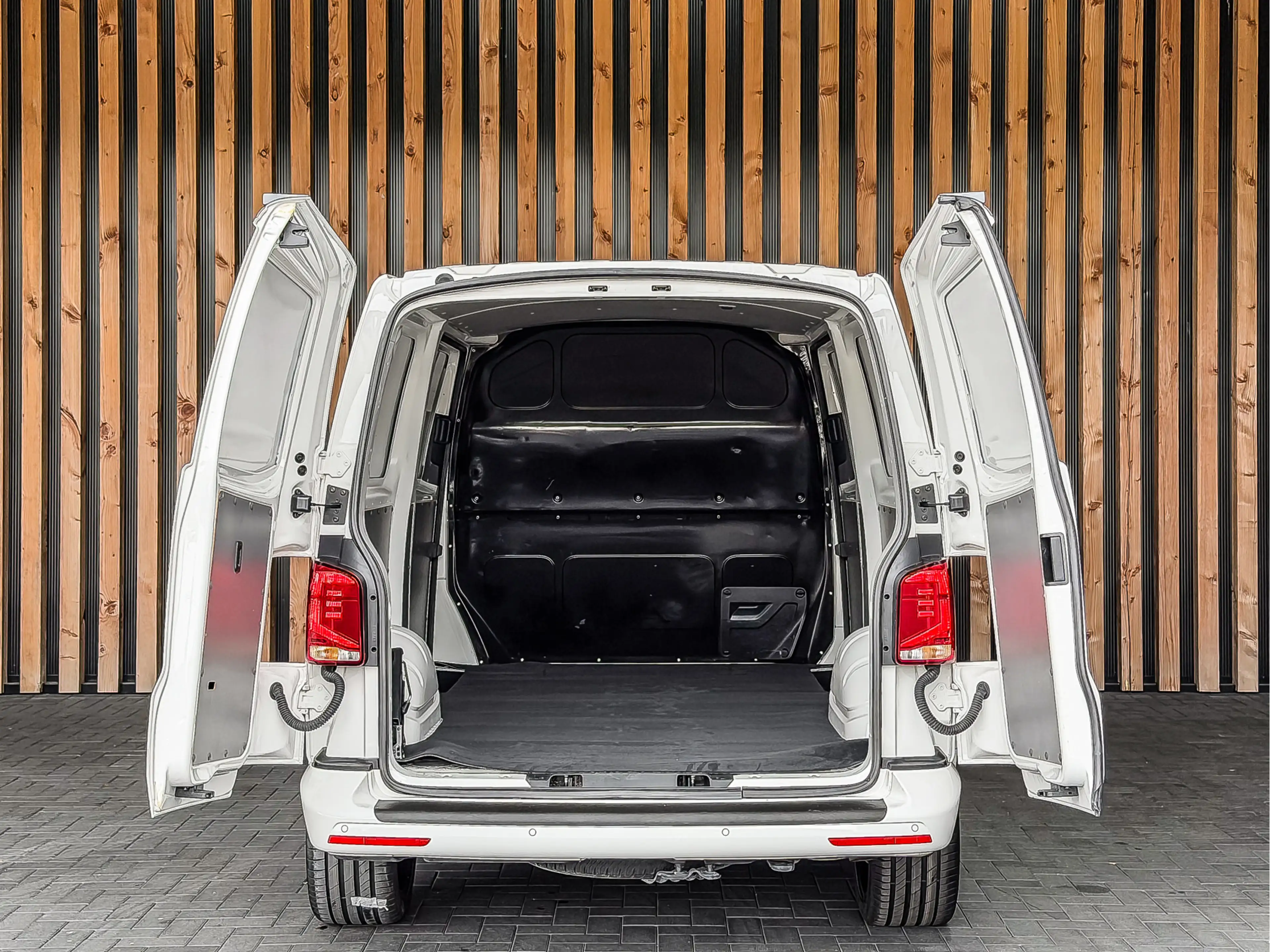 Volkswagen Transporter 2.0 TDI 204PK DSG 4Motion Bestelwagen L2H1 | 2X SC — photo 5