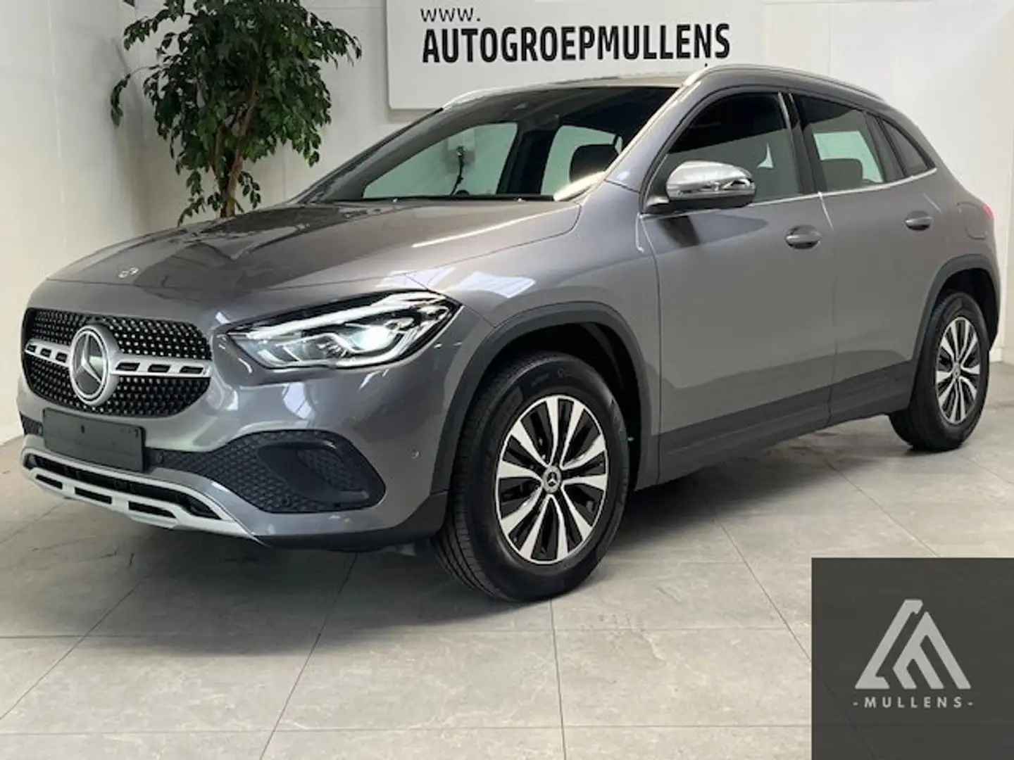 Mercedes-Benz GLA 180 GLA Business Solution 8 DCT 2.0 D + Trekhaak + Le Gris - 1