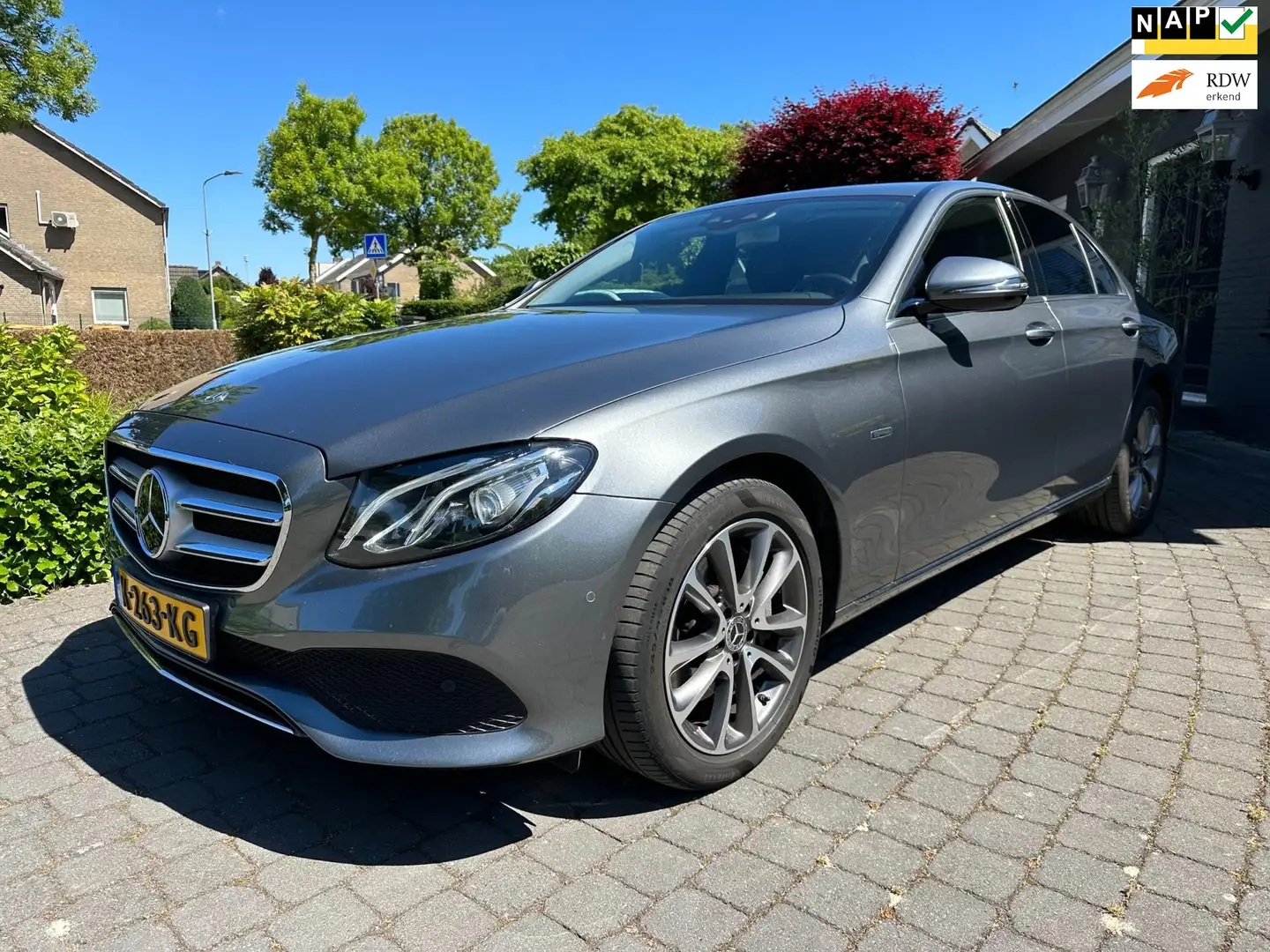 Mercedes-Benz E 350 e Business Solution, Dealer onderhouden Gris - 1