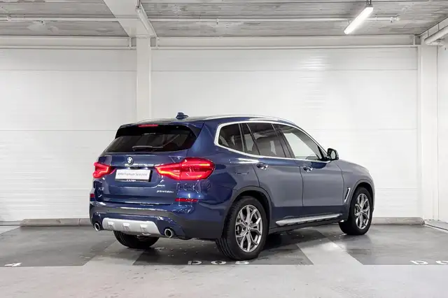 BMW X3 view 6