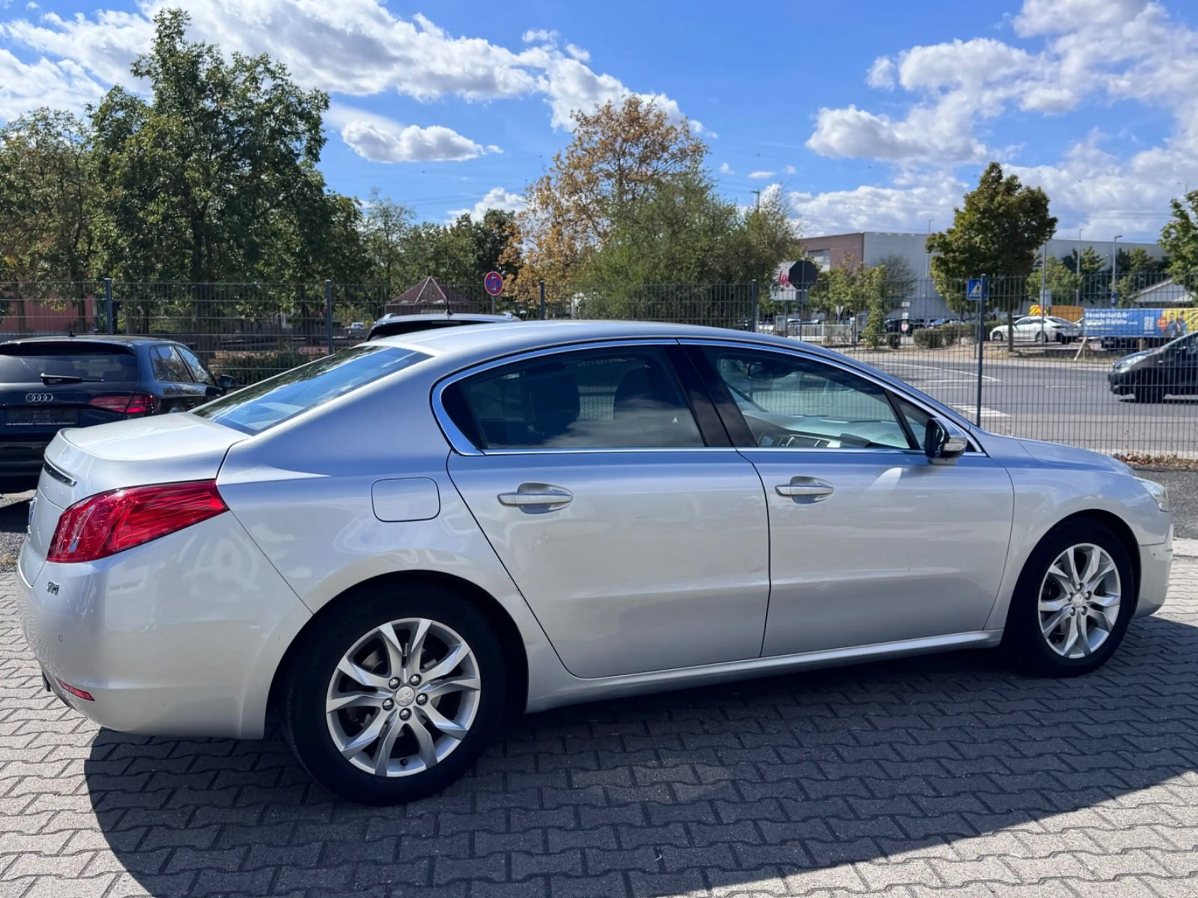 Peugeot 508 2.0 HDi Allure — photo 8