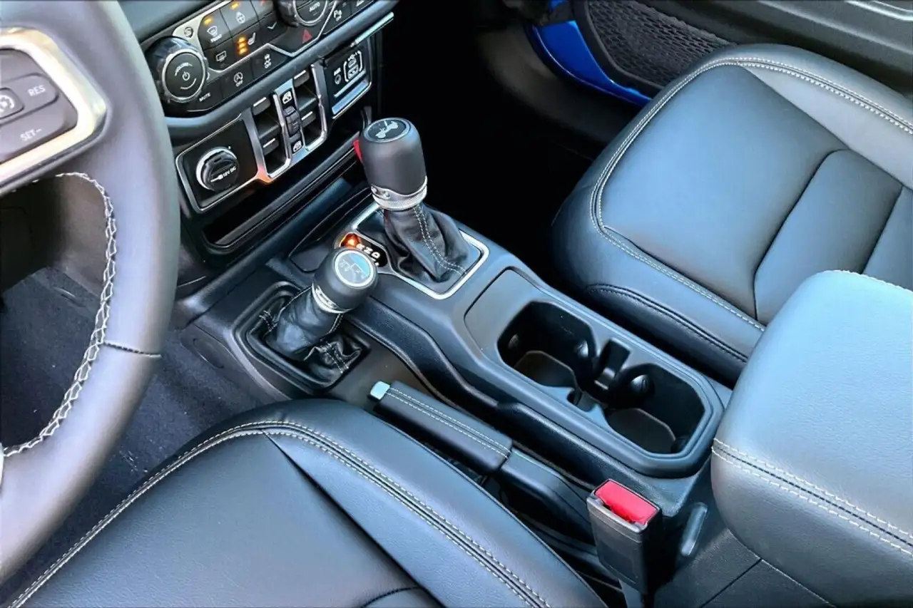 Jeep Wrangler снимка Jeep Wrangler
