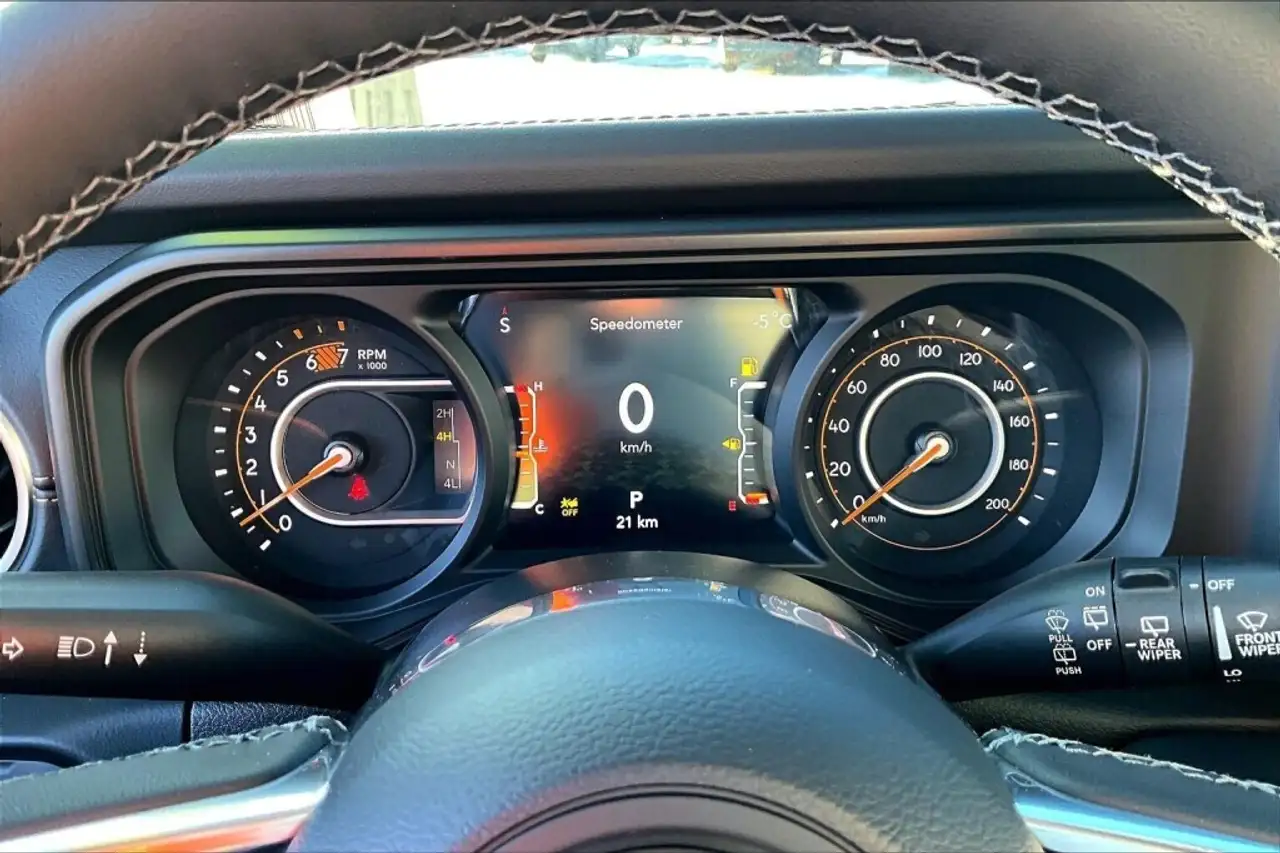 Jeep Wrangler снимка Jeep Wrangler