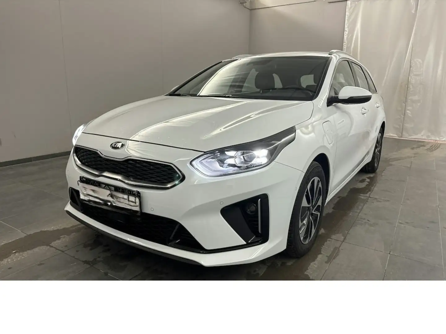 Kia Ceed SW / cee'd SW cee´d Sportswagon 1.6 Plug-in Hybrid Spirit Automa Weiß - 1