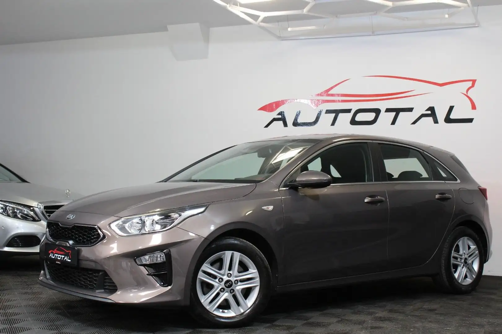 Kia Ceed / cee'd *Automatik*Kamera*Navi*Vision*Carply Braun - 2